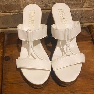 NWOT Italian Shoemakers Women's Elegant White Sandals